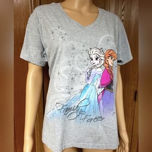 Womens XL Disney Frozen Anna & Elsa Family Forever Gray V-Neck Short Sleeve Top